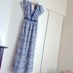 Long Dress. Size medium. Max Studio.